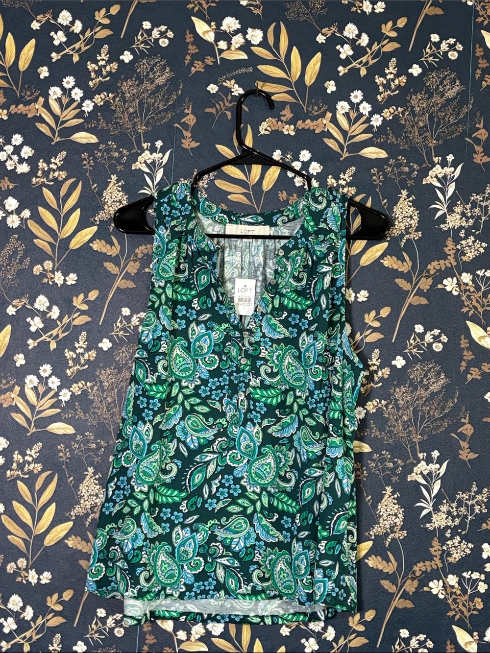 LOFT Green and Teal Paisley Sleeveless Top Blouse Size L
